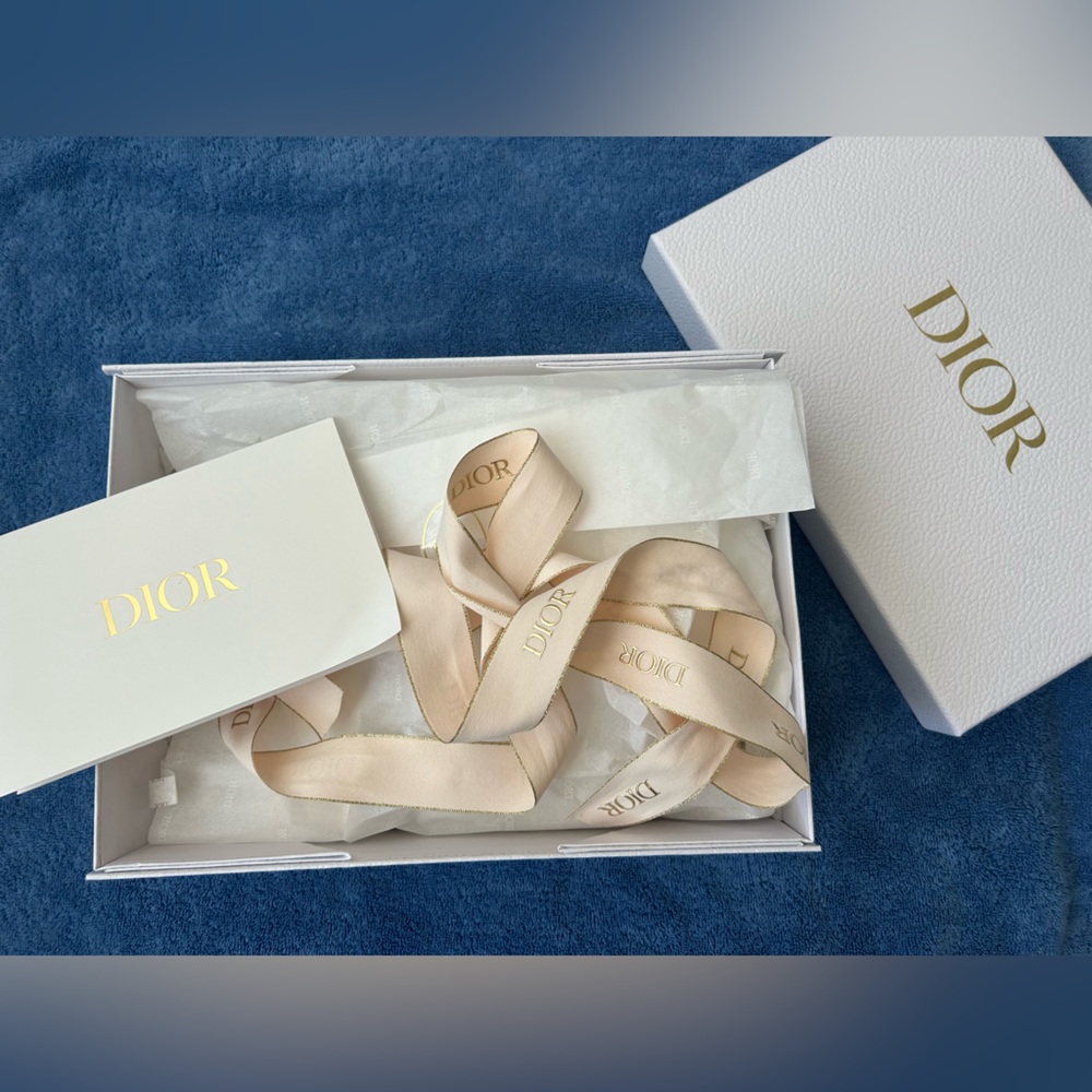 Dior medium size box and ribbon
